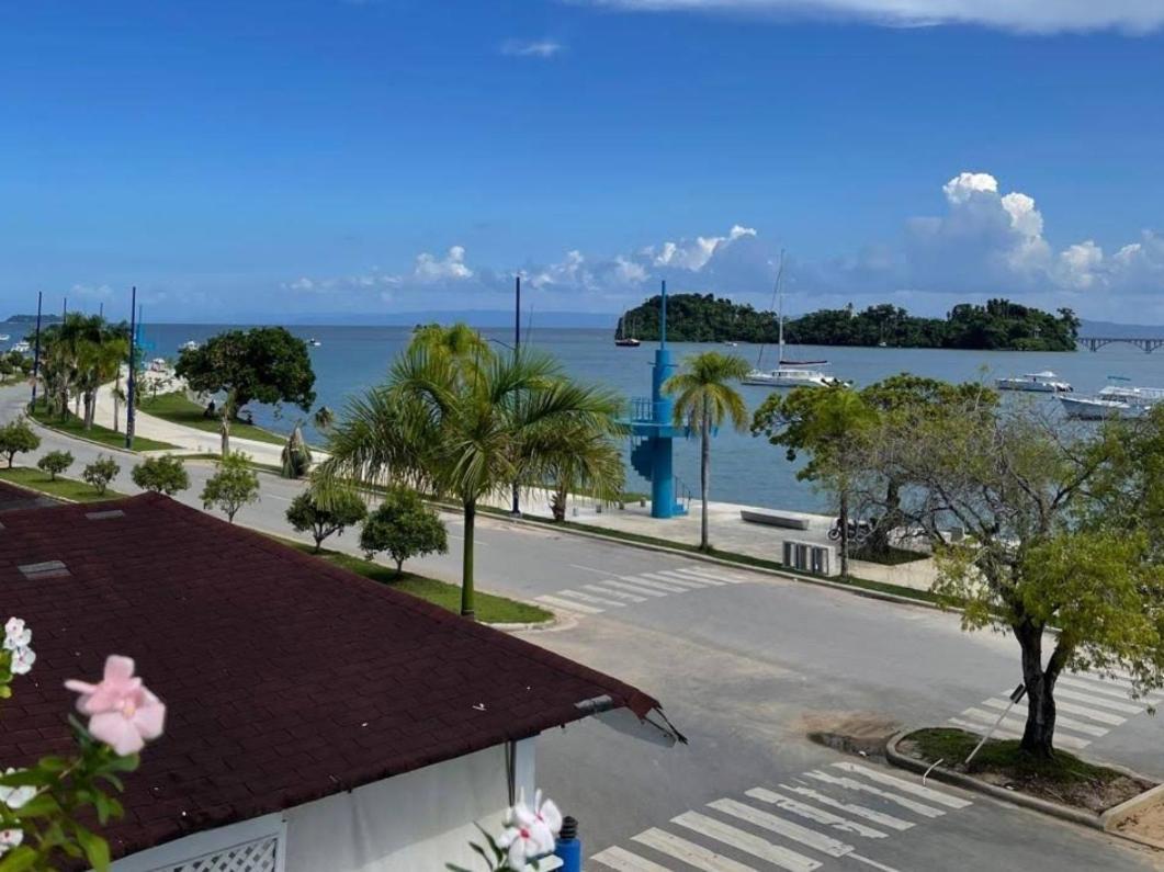 Indy'S Best Bay Frontview In Samana. Kültér fotó